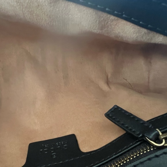 GUCCI GG MARMONT SMALL SHOULDER BAG - Picture 15 of 17